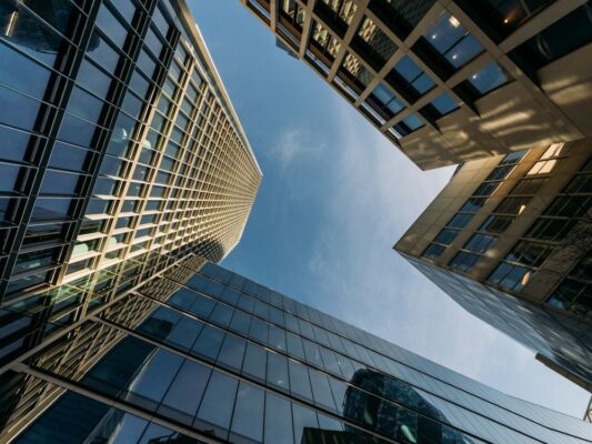 US VC in Transition: Valuations Reset, Returns Uneven